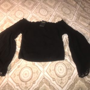 🌸NEW Off The Shoulder Hollister Top